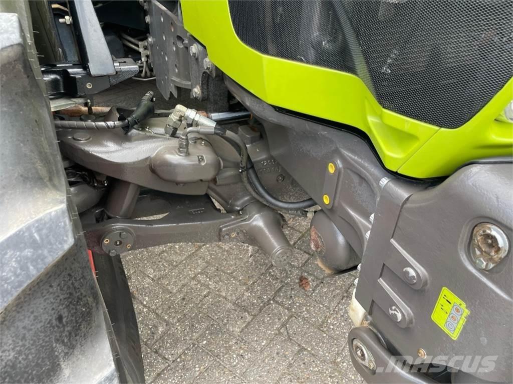 CLAAS Arion 650 Tractoren