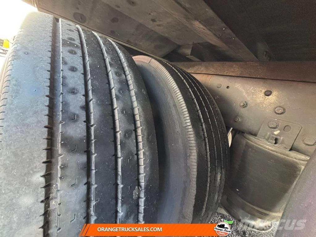 International MV607 Bakwagens met gesloten opbouw