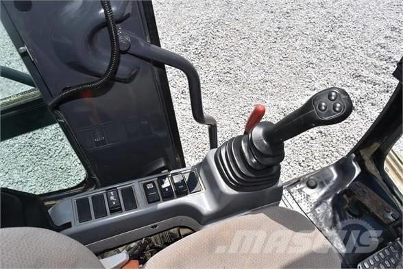Hitachi ZX 135 Rupsgraafmachines