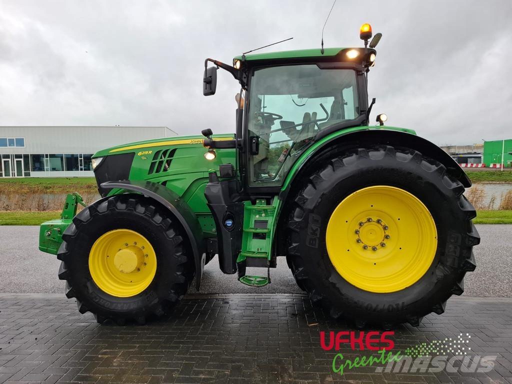 John Deere 6215 R Tractoren