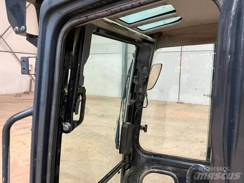 Kubota U 48-4 / U 55-4 Cabine en interieur