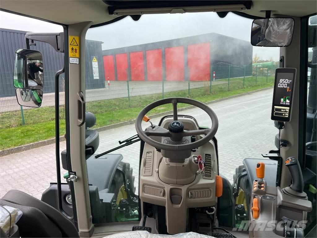 John Deere 6120M Tractoren