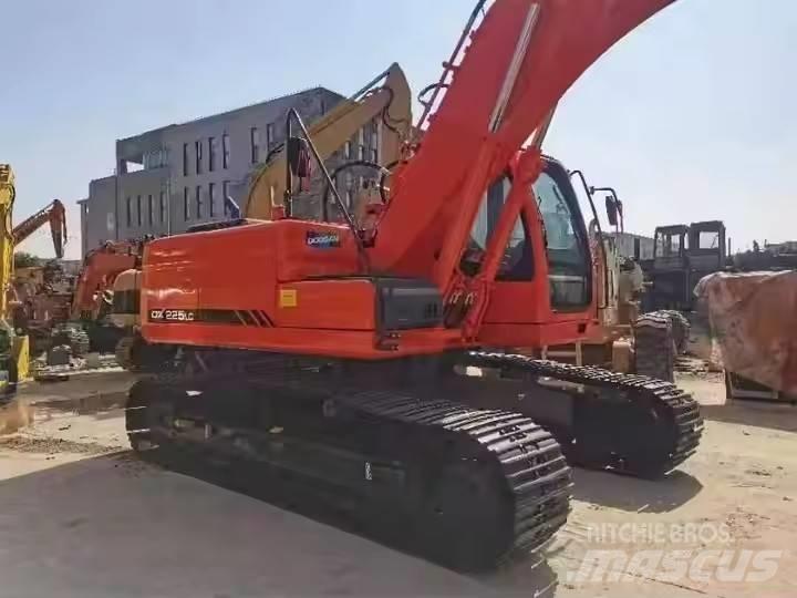 Doosan DX 225 LC Rupsgraafmachines