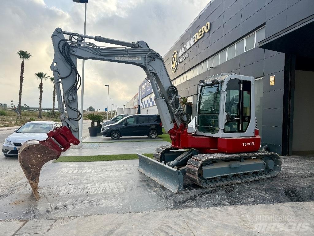 Takeuchi TB 180 FR Midigraafmachines 7t - 12t