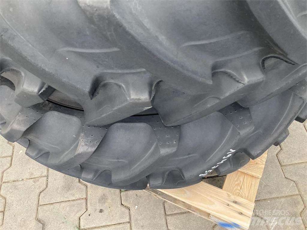 Alliance 280/85R28 Banden, wielen en velgen