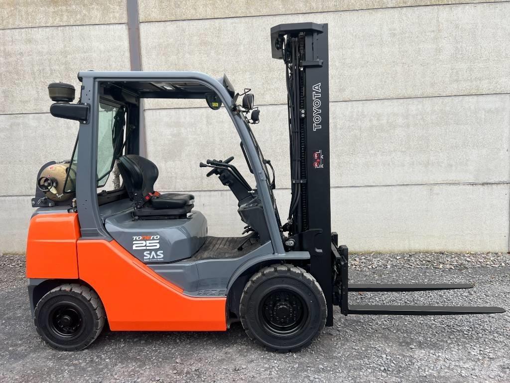 Toyota 02-8 FGF 25 LPG heftrucks