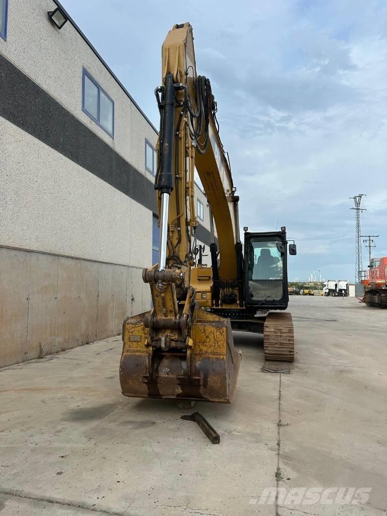 CAT 323 D LN Rupsgraafmachines