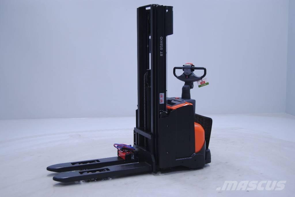 Toyota SWE120L Meeloop stapelaar