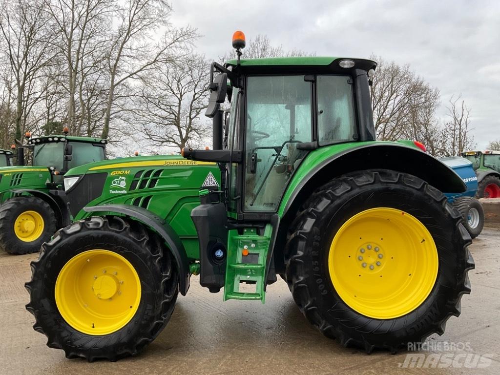 John Deere 6130 M Tractoren
