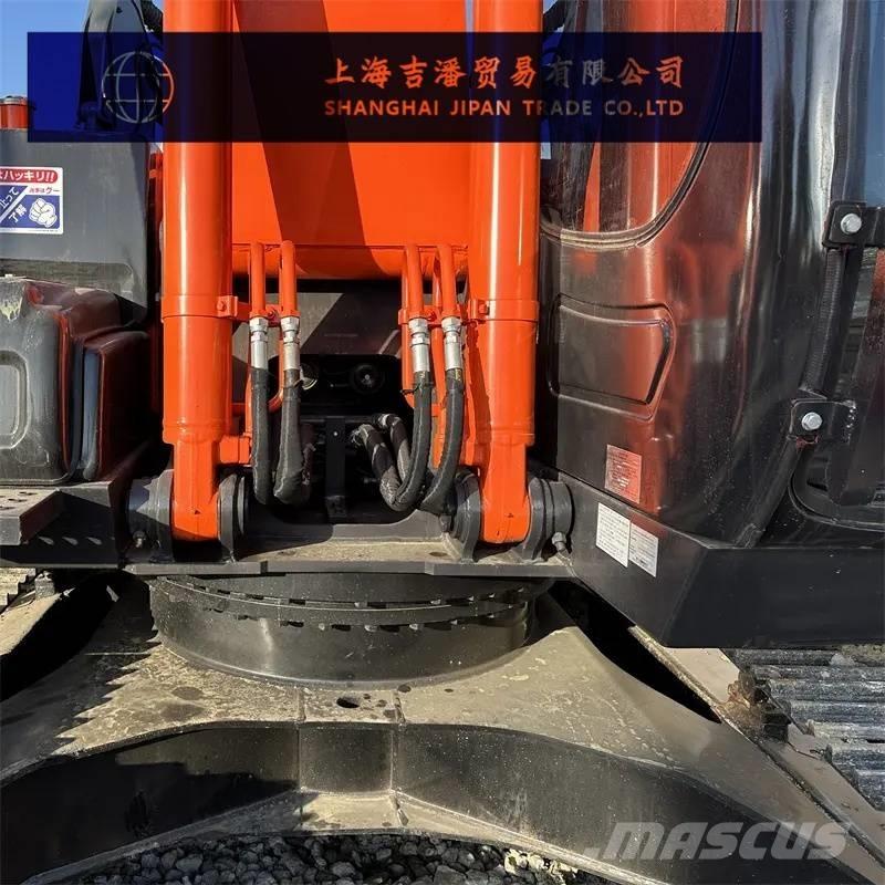 Hitachi ZX 200 Rupsgraafmachines