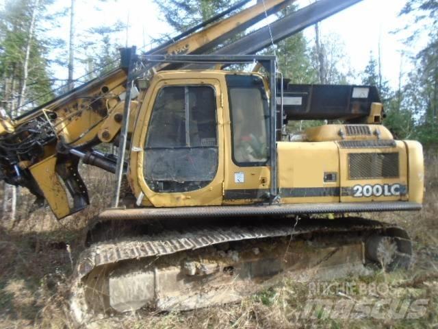 John Deere 200 LC Delimbers