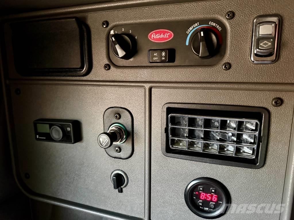 Peterbilt 389 Trekkers