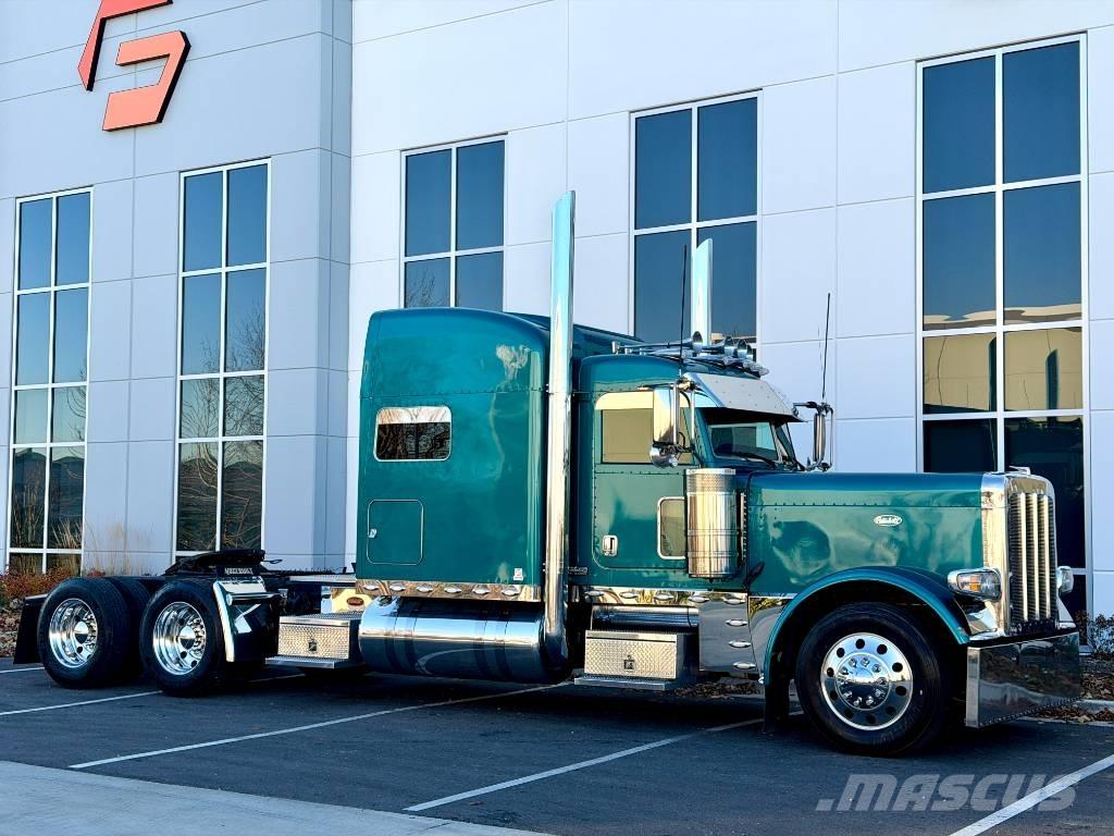 Peterbilt 389 Trekkers