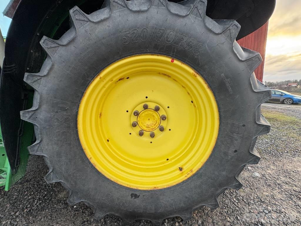 John Deere 6130 R Tractoren