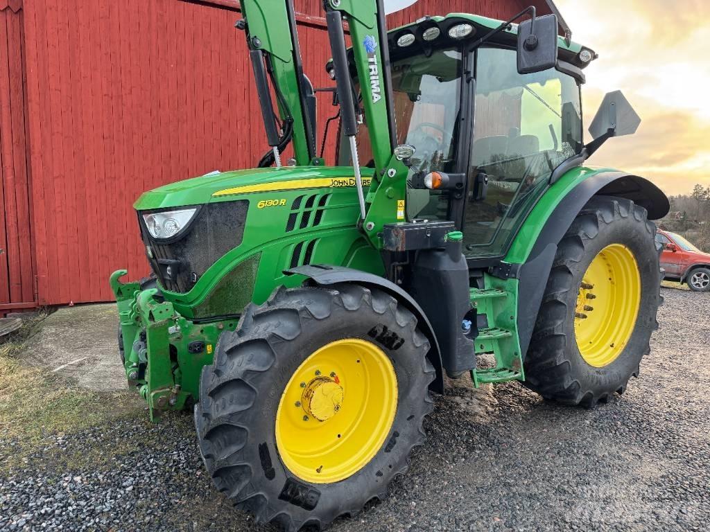 John Deere 6130 R Tractoren