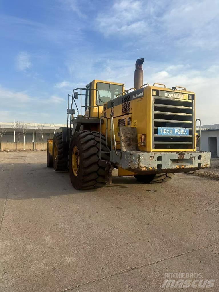 Komatsu WA 600-6 Wielladers