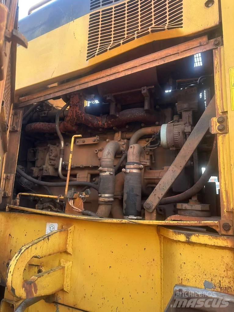 Komatsu WA 600-6 Wielladers