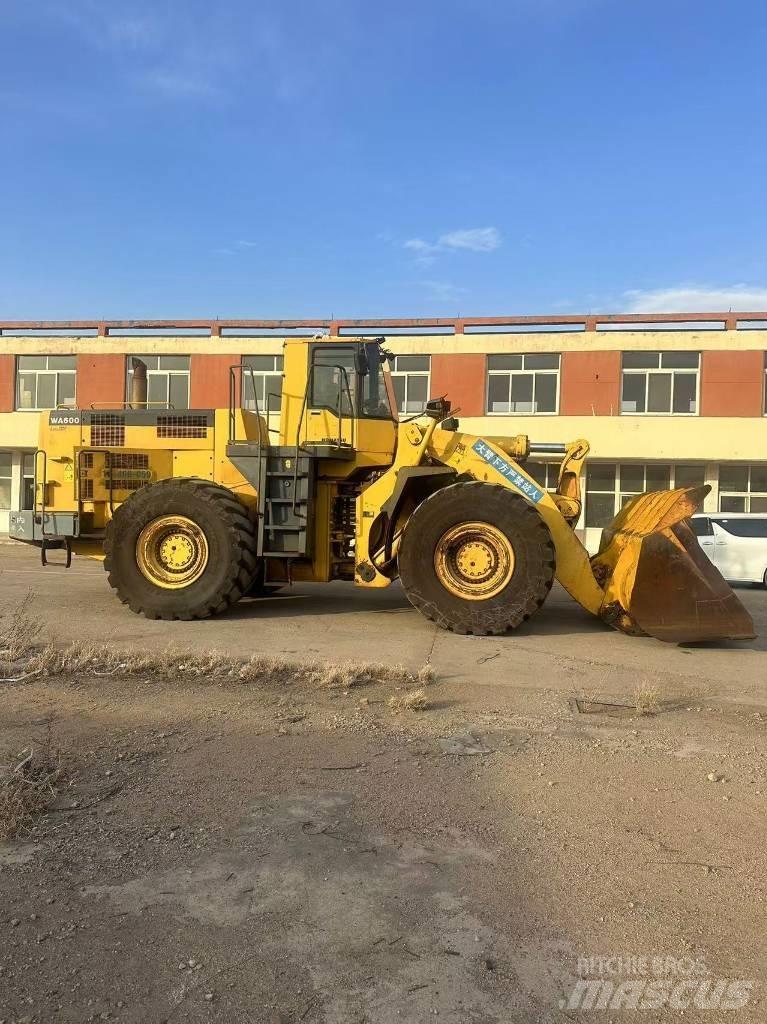 Komatsu WA 600-6 Wielladers
