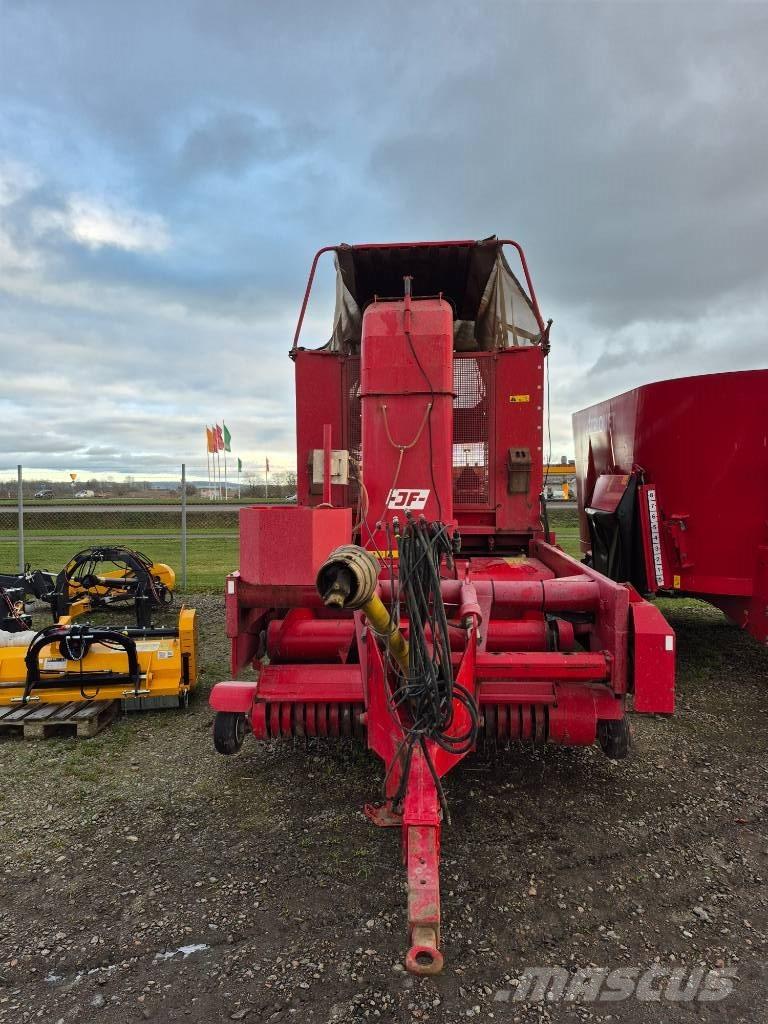 JF 3500 Opraapwagens