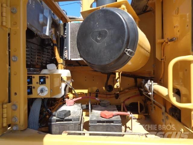 CAT 330 D L Rupsgraafmachines