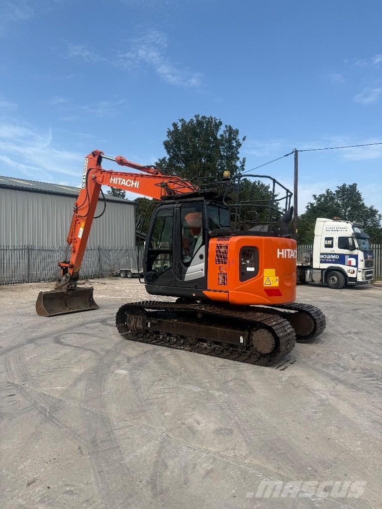 Hitachi ZX 135 US-6 Rupsgraafmachines