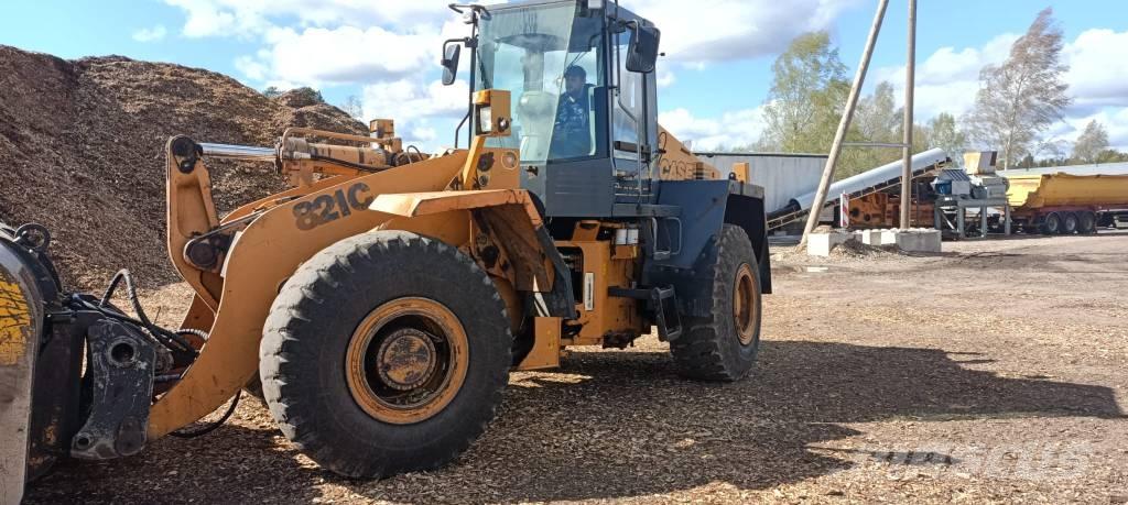 CASE 821 C Wielladers