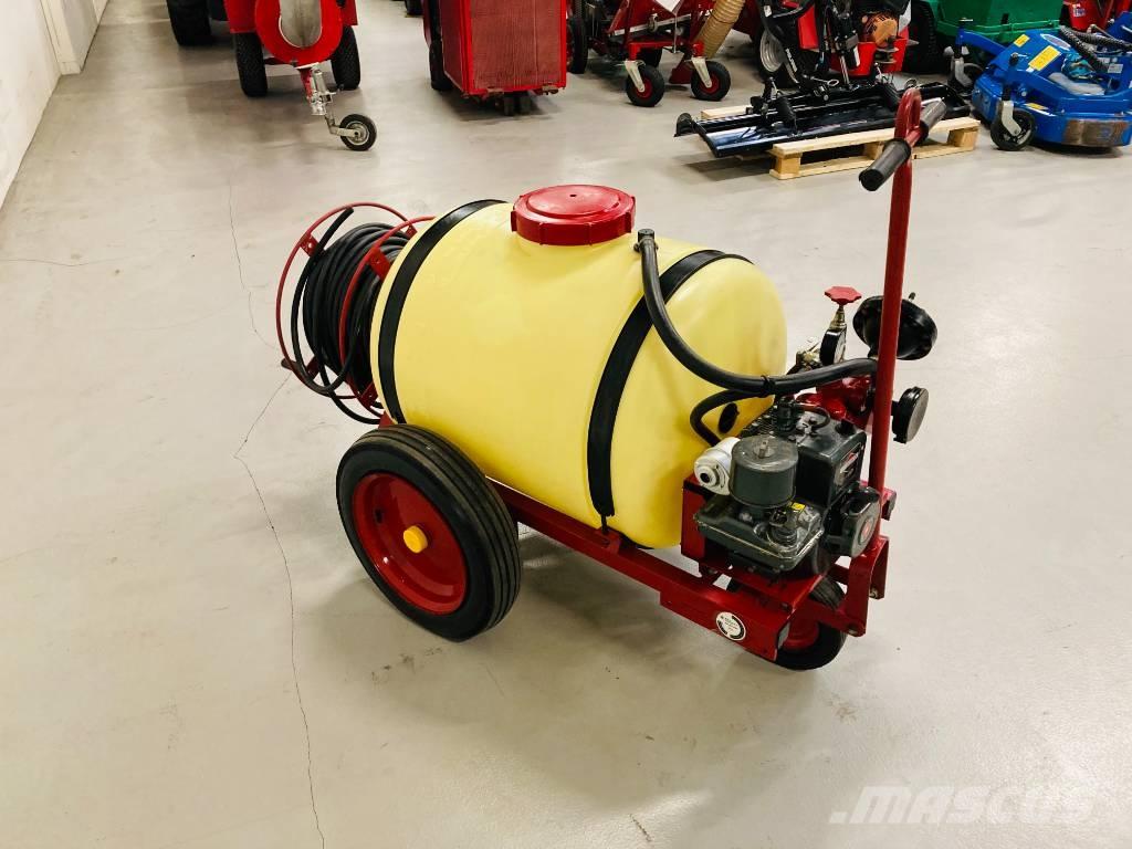 Hardi TR3-200 Getrokken spuitmachines
