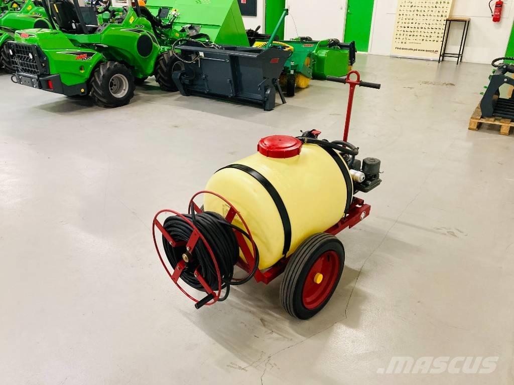 Hardi TR3-200 Getrokken spuitmachines