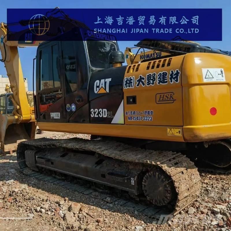 CAT 323 D Rupsgraafmachines