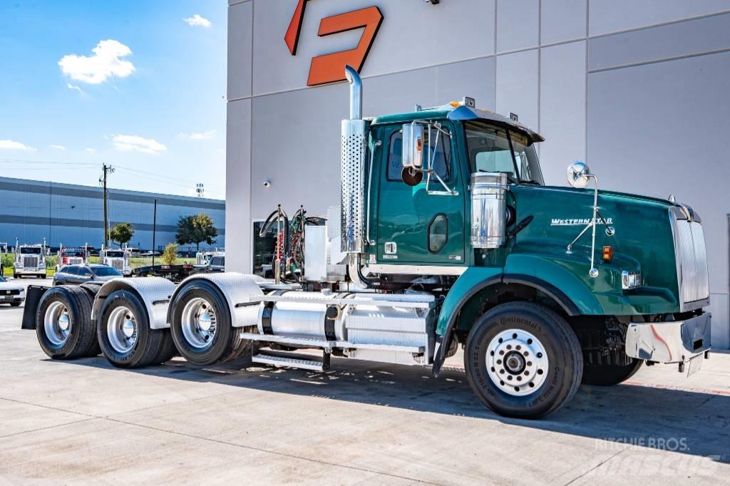 Western Star 4900 SB Trekkers