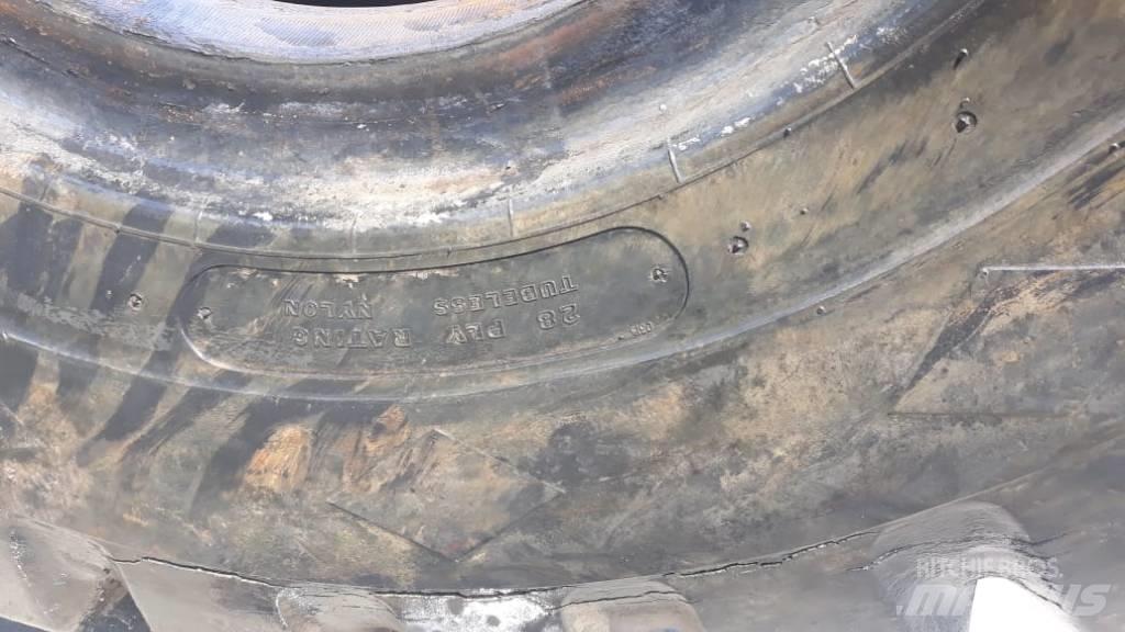 Goodyear 29.5-29 L3 Banden, wielen en velgen