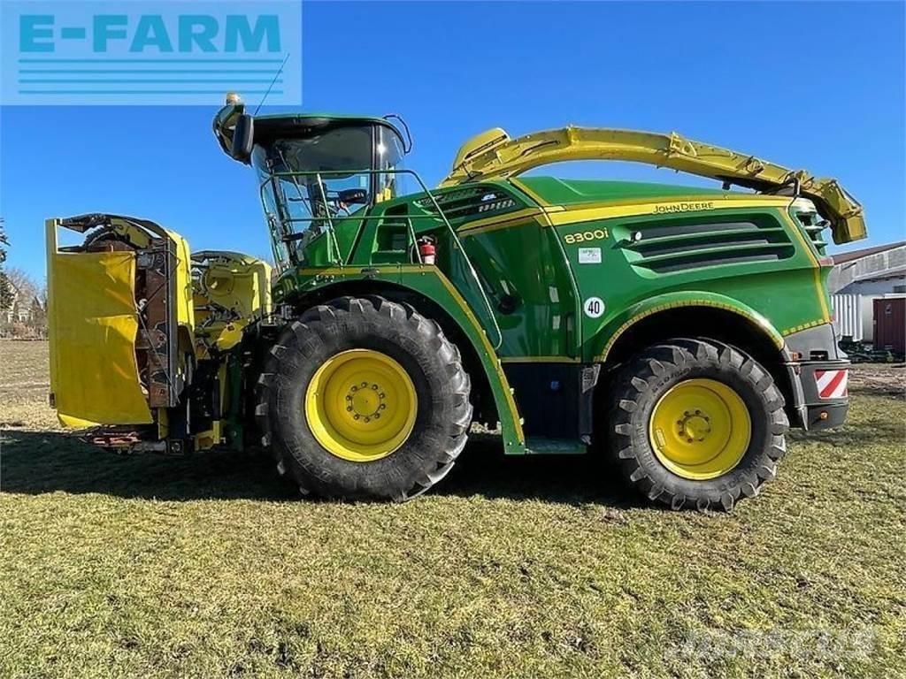 John Deere 8300 Zelfrijdende veldhakselaars