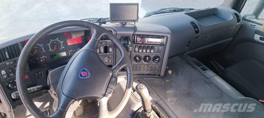 Scania P 310 Vlakke laadvloer met kraan