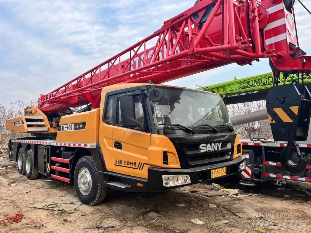 Sany STC250H Kranen voor alle terreinen