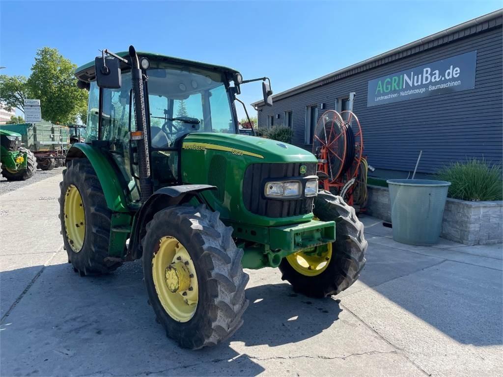 John Deere 5820 Tractoren