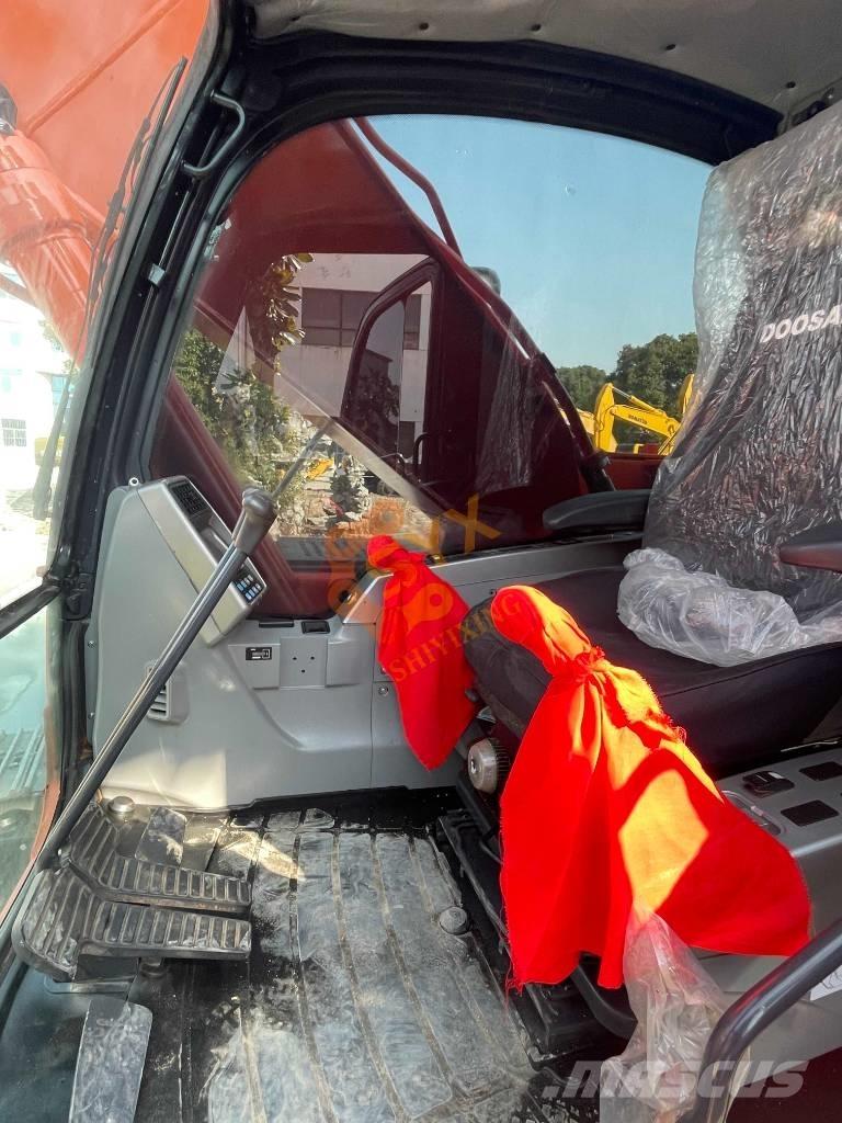 Doosan DX 225 LC Rupsgraafmachines