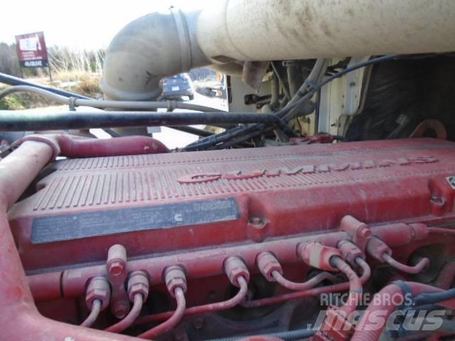 Western Star 4900 SA Trekkers