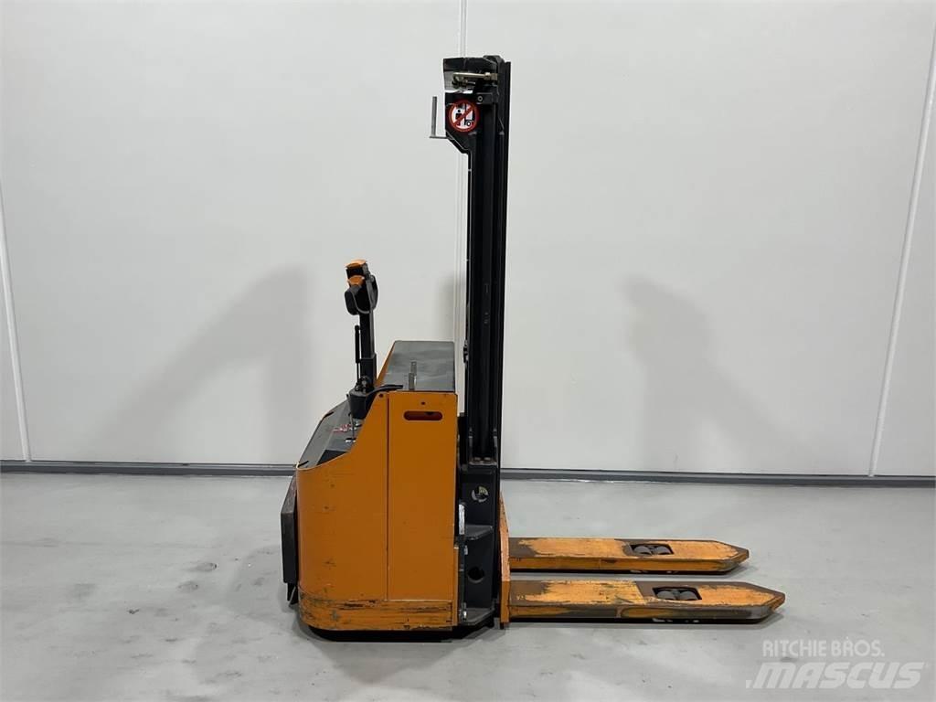Still EGV-S13 Zelfrijdende stapelaars