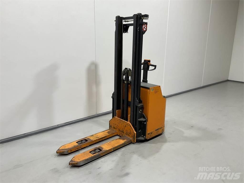 Still EGV-S13 Zelfrijdende stapelaars