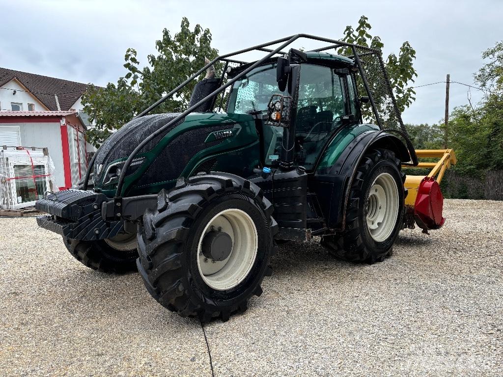 Valtra T 174 Tractoren