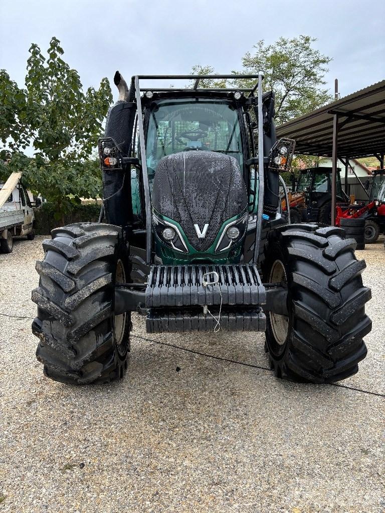 Valtra T 174 Tractoren