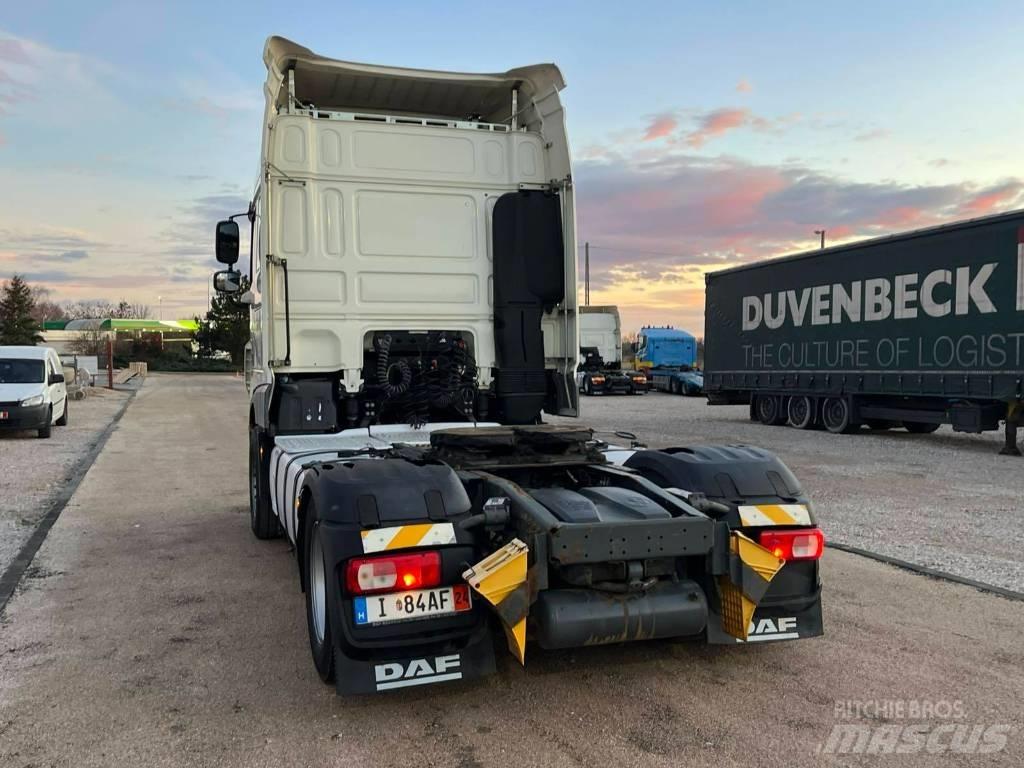 DAF XF Mega 106.46 Trekkers
