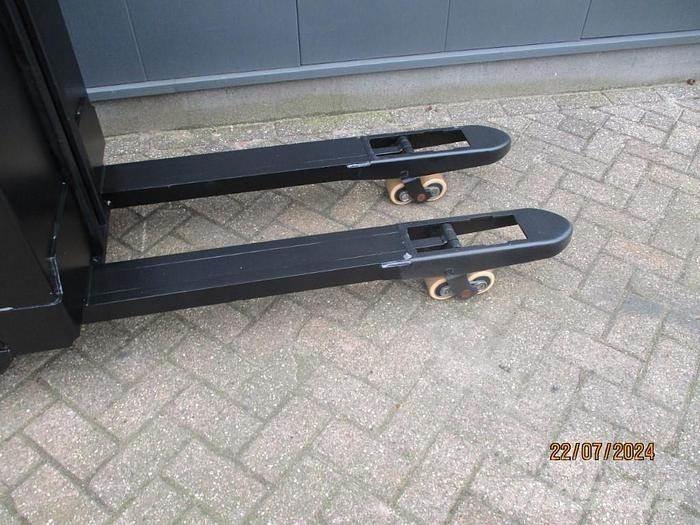 BT SWE 080L Meeloop stapelaar