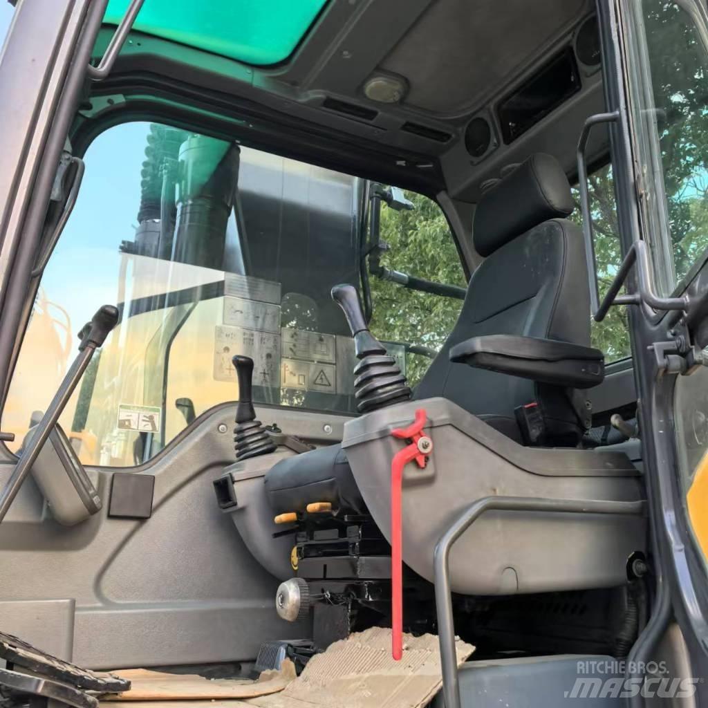 Volvo EC 210 D Midigraafmachines 7t - 12t