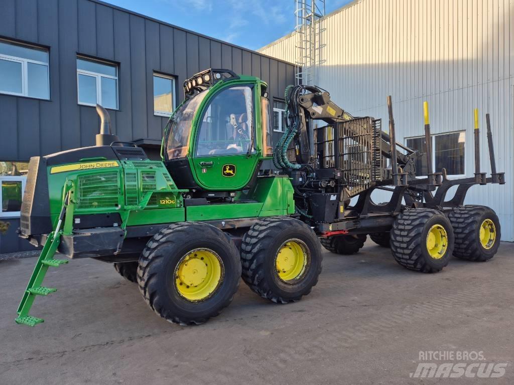 John Deere 1210 G Uitrijwagens