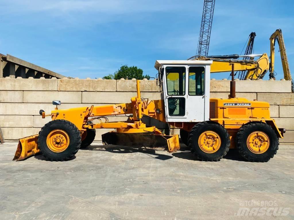 John Deere 570 A Graders