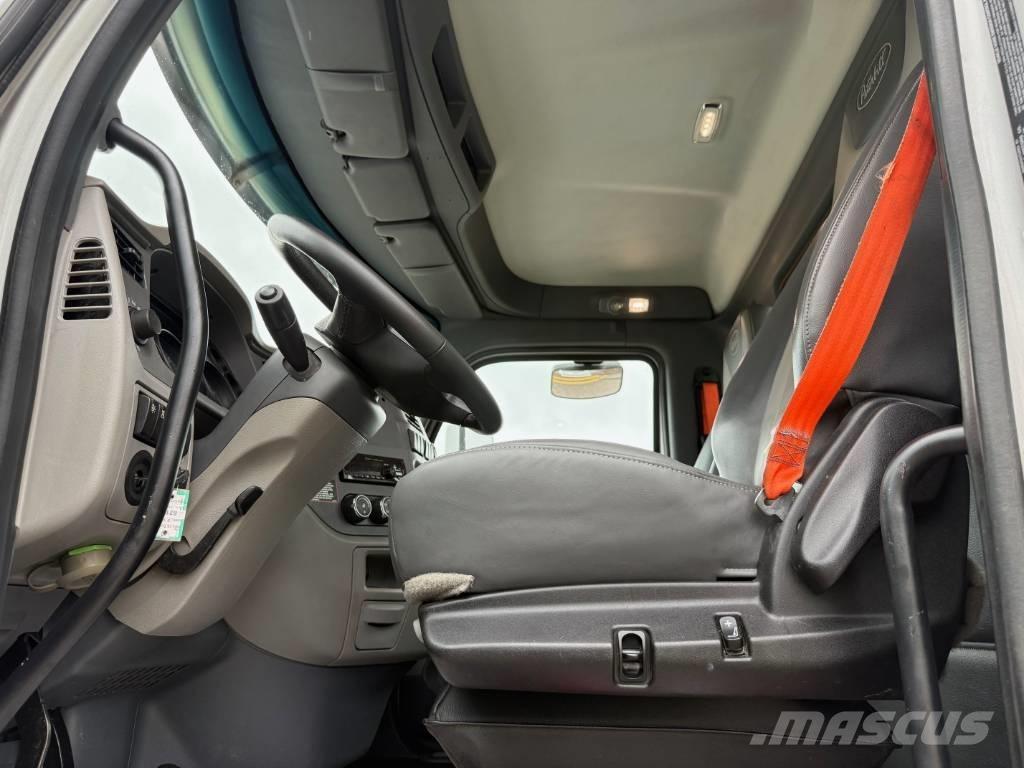Peterbilt 579 Trekkers