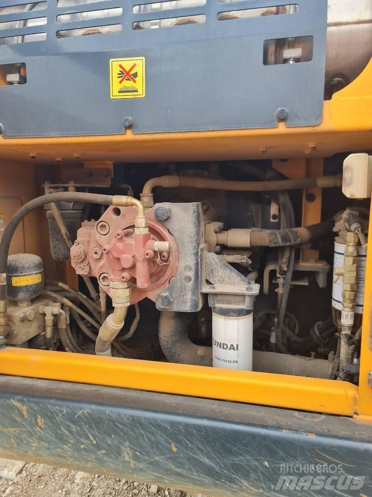 Hyundai HX 220 210 Rupsgraafmachines