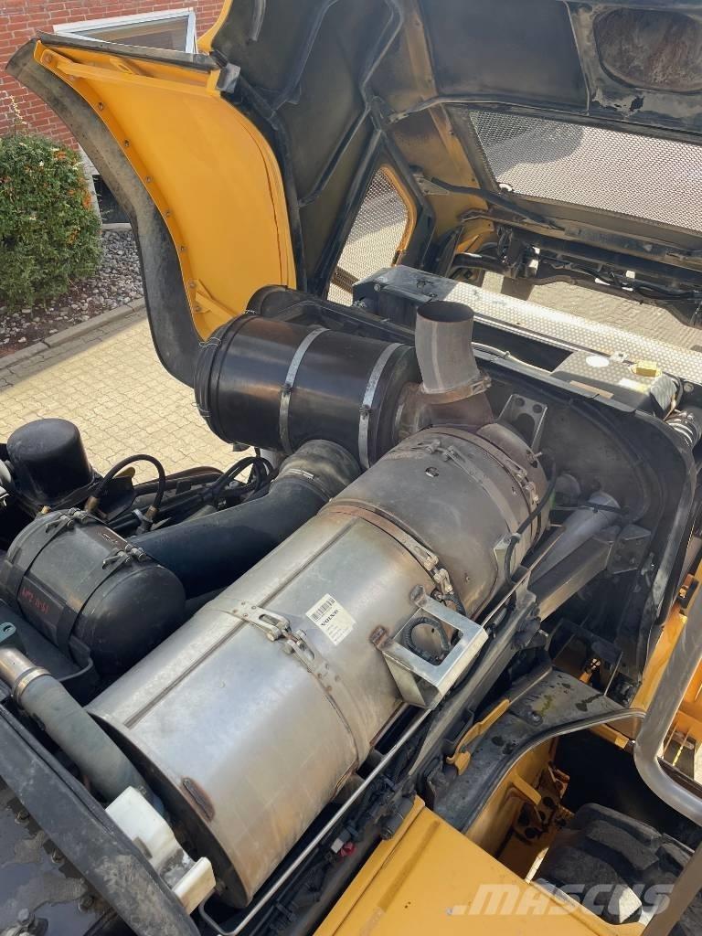 Volvo L220G Wielladers