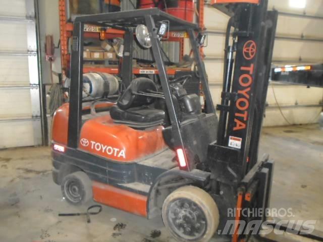 Toyota 52-6 FG U 30 Vorkheftruck voor zwaar terrein
